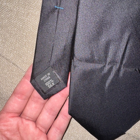 Calvin Klein/Kenneth Cole Dress Tie Bundle (FREE SHIPPING) - Picture 4 of 5